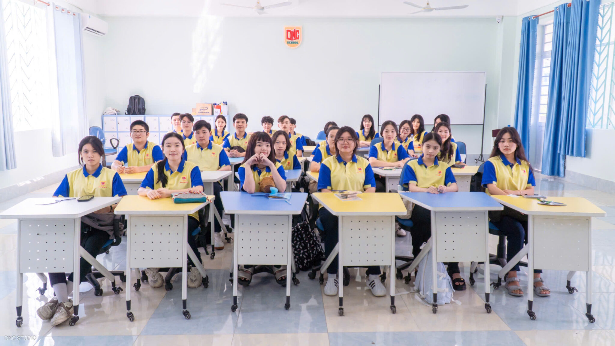 Học sinh DNC School trong giờ học song ngữ