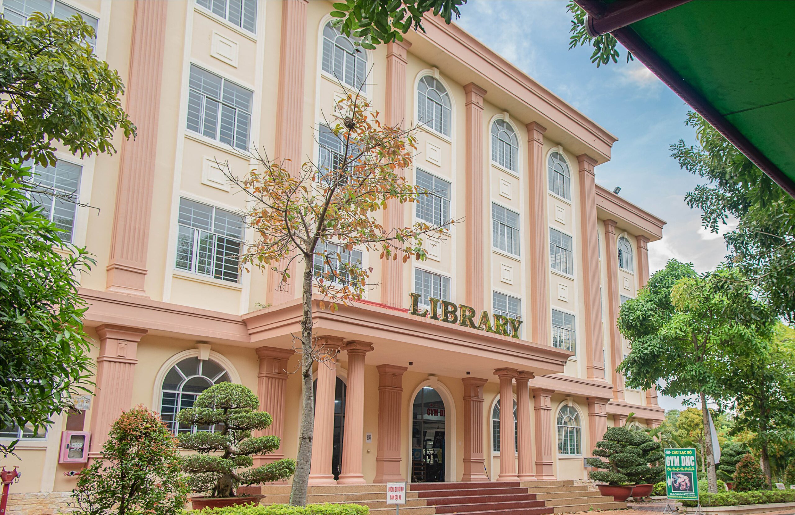 Thư viện tại DNC School